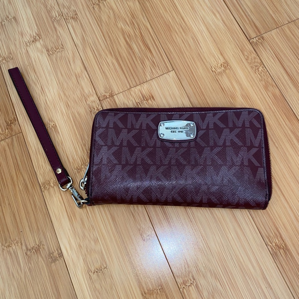 Michael Kors burgundy wristlet